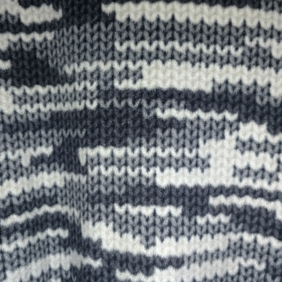 Vera Wang Pullover Sweater - Picture 3 of 8